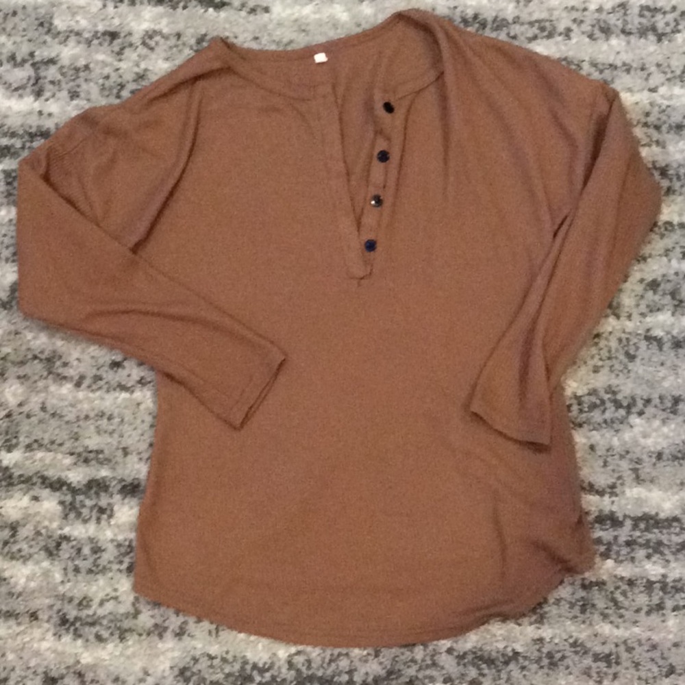 Women’s Button-Up Long Sleeve Shirt
